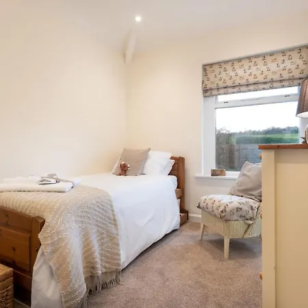 Fell View - Dog-friendly House, Enclosed Garden & Great Views *