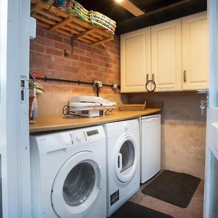 Fell View - Dog-friendly House, Enclosed Garden & Great Views *